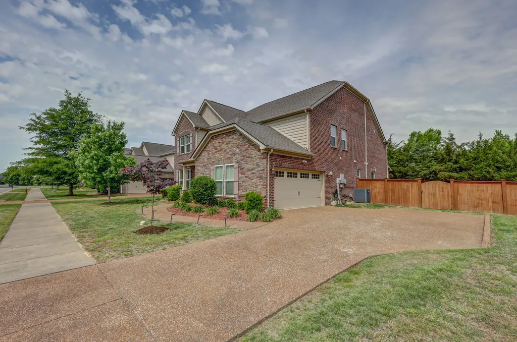9786 Glenmore Lane Brentwood TN 37027