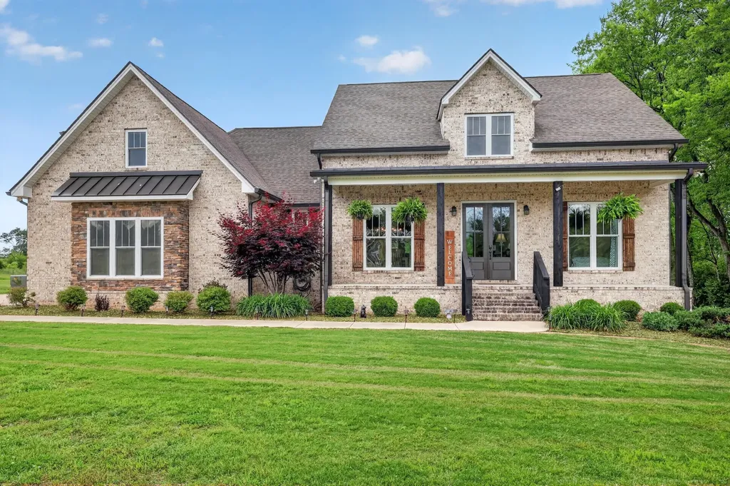923 Dobbins Pike Gallatin TN 37066
