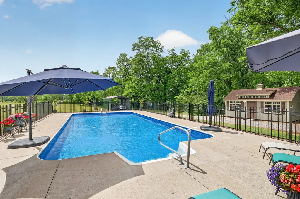 923 Dobbins Pike Gallatin TN 37066