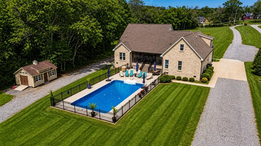 923 Dobbins Pike Gallatin TN 37066