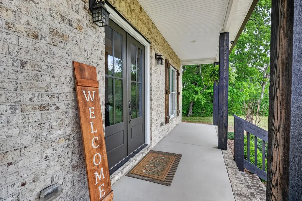 923 Dobbins Pike Gallatin TN 37066