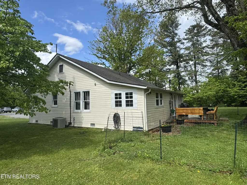 1136 Highway 70 E Crossville TN 38555