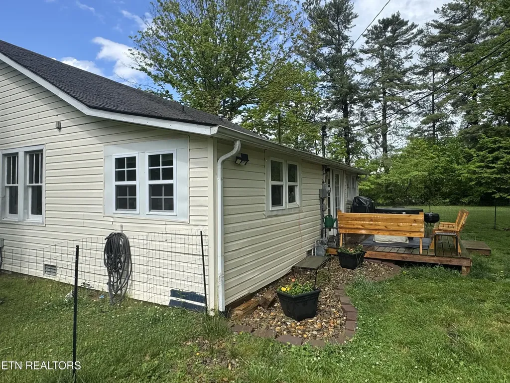 1136 Highway 70 E Crossville TN 38555