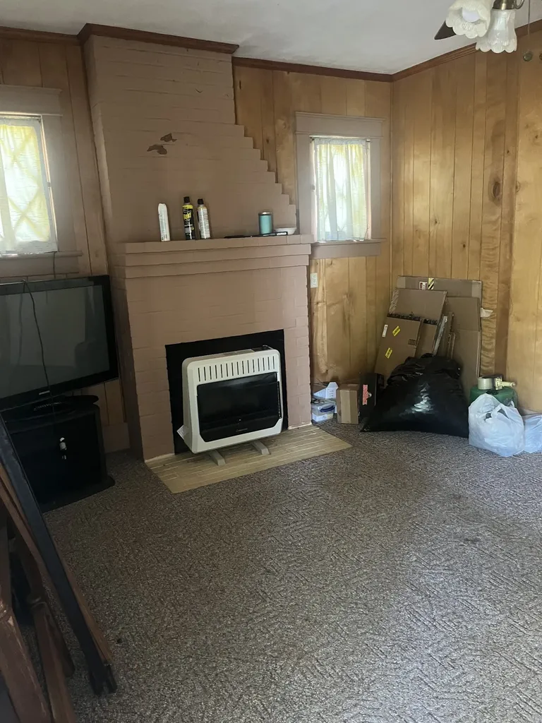 1107 W Church Street Orlinda TN 37141