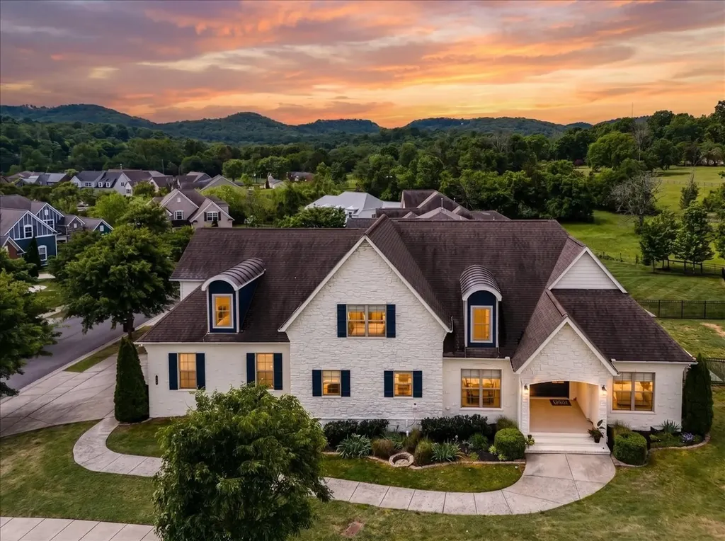 5109 Falling Water Road Nolensville TN 37135