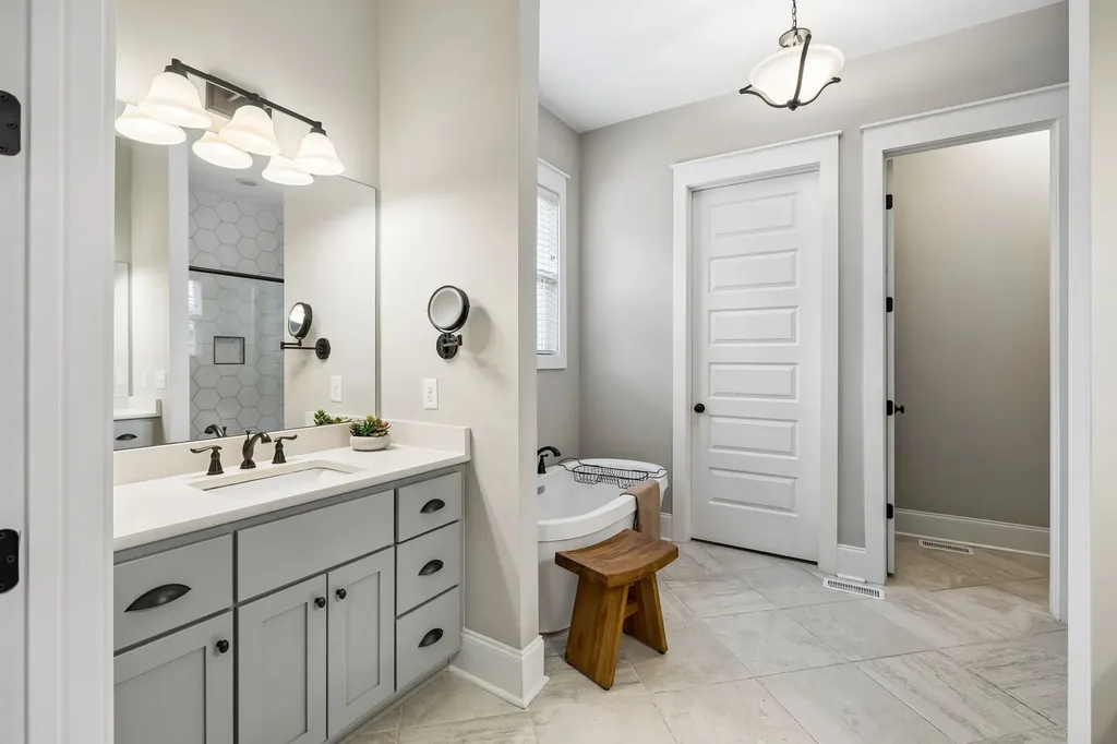 242 Rich Circle Franklin TN 37064