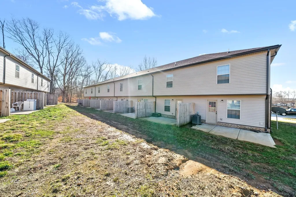 292 Smithson Lane Clarksville TN 37040
