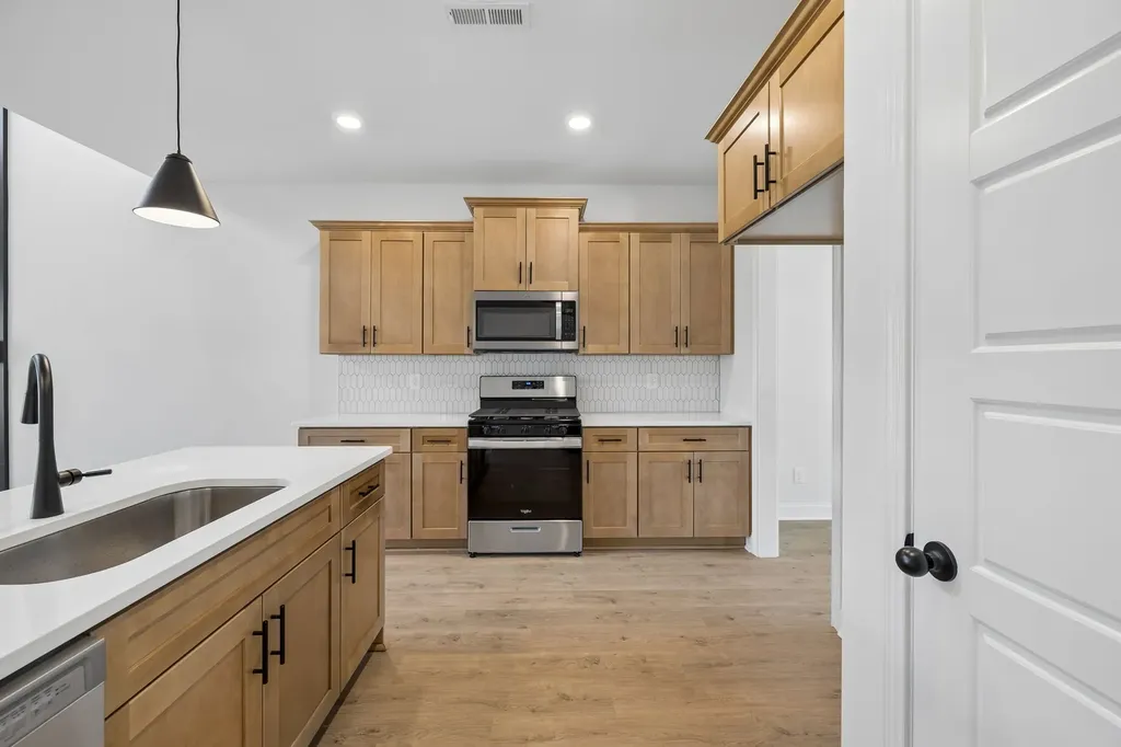 603 Summerfield Clarksville TN 37040