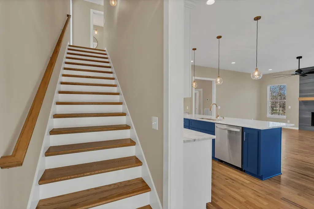 211 Beechwood Court, W Pegram TN 37143
