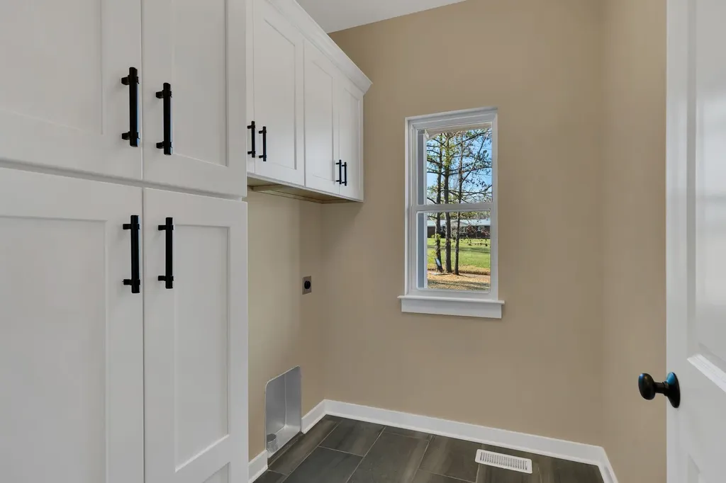 211 Beechwood Court, W Pegram TN 37143