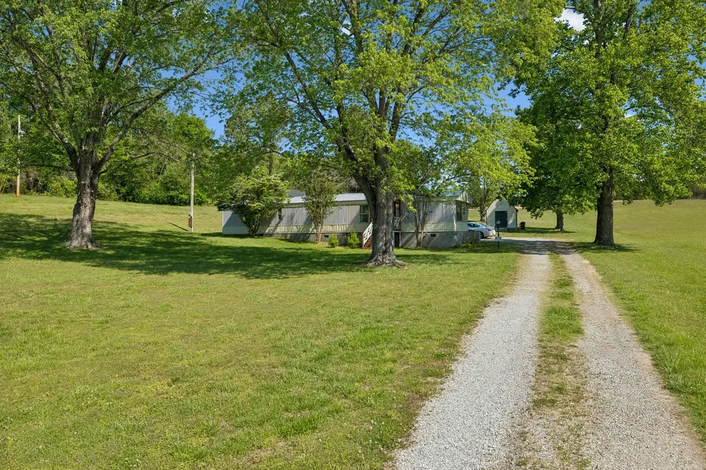 6644 Highway 76, E Springfield TN 37172