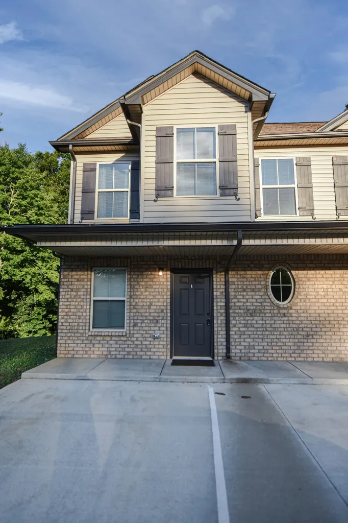 219 Smithson Lane Clarksville TN 37040