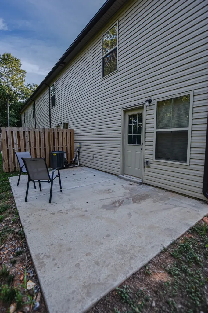 219 Smithson Lane Clarksville TN 37040