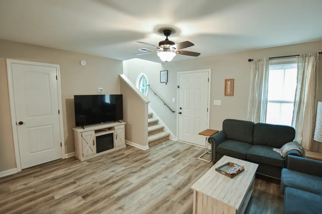 219 Smithson Lane Clarksville TN 37040