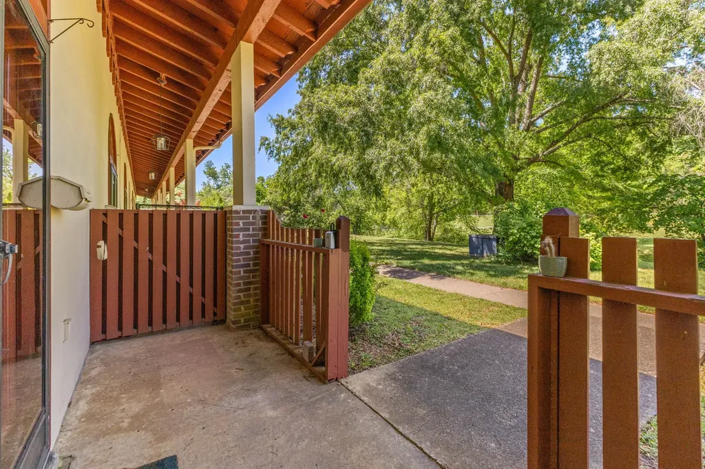 214 Old Hickory Boulevard Nashville TN 37221