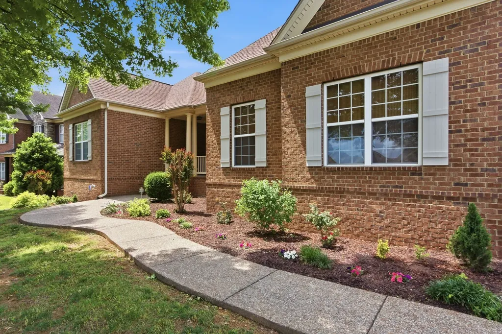 2083 Autumn Ridge Way Spring Hill TN 37174