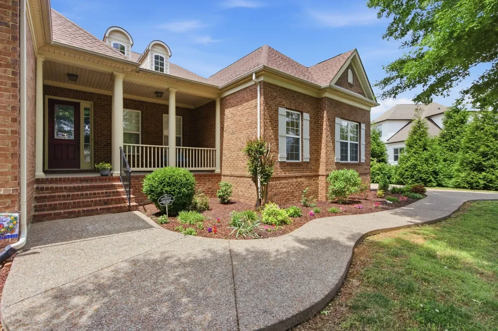 2083 Autumn Ridge Way Spring Hill TN 37174