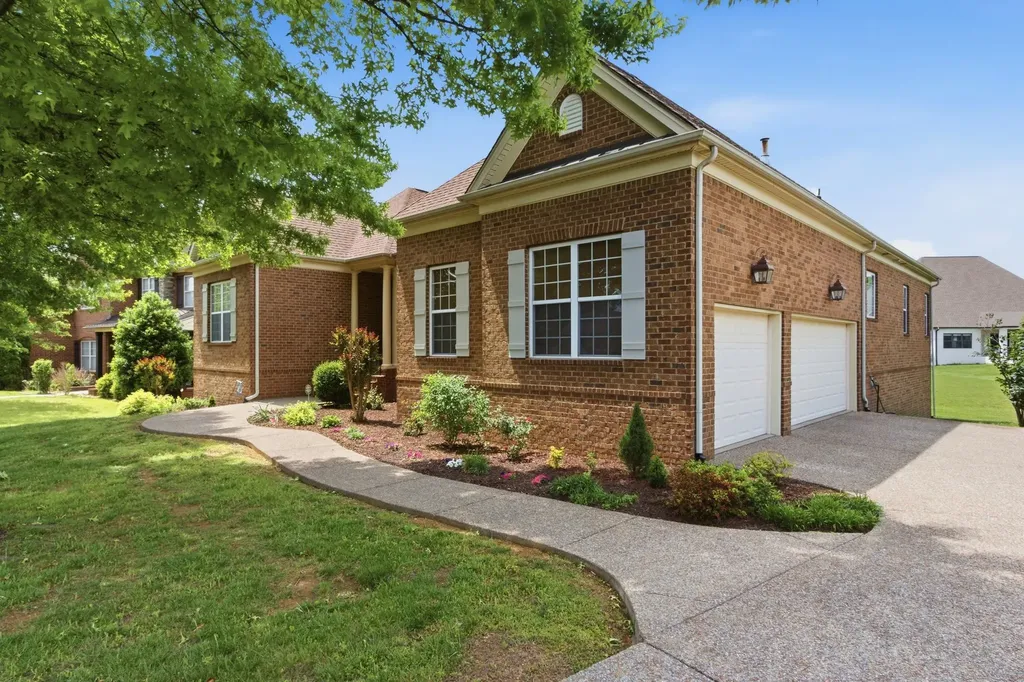 2083 Autumn Ridge Way Spring Hill TN 37174