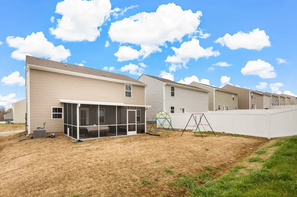 2450 Brokeshire Drive White House TN 37188