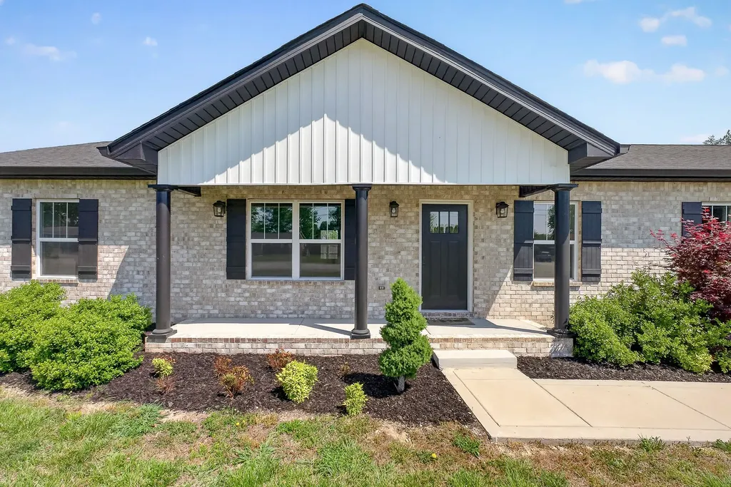 702 Cill Street Smithville TN 37166