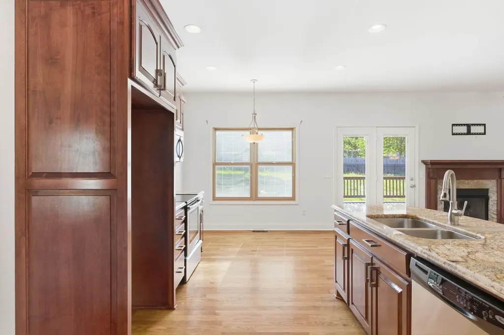 2010 Rebekah Drive Greenbrier TN 37073