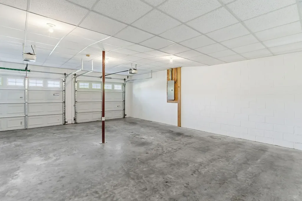 2010 Rebekah Drive Greenbrier TN 37073