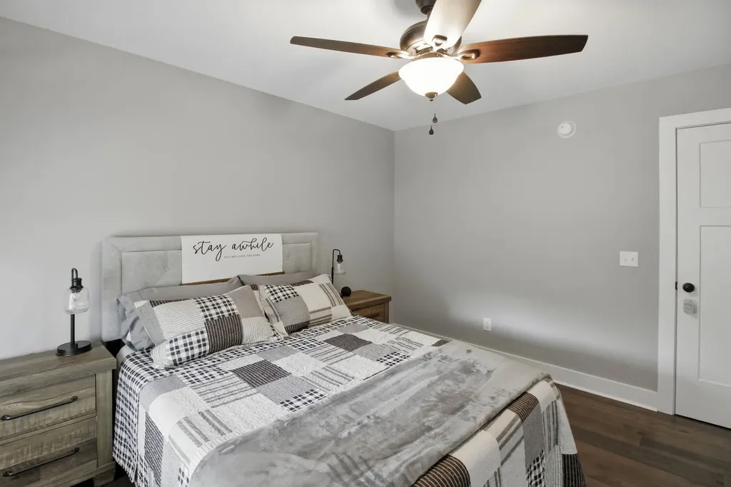1885 Oak Grove Road Red Boiling Springs TN 37150