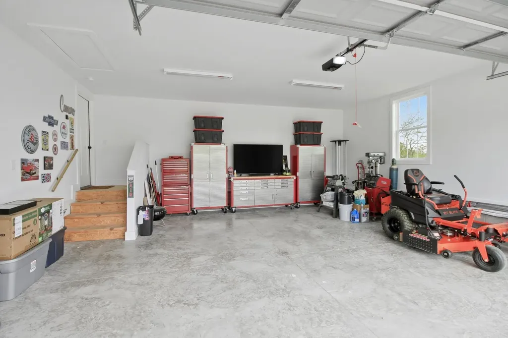 1885 Oak Grove Road Red Boiling Springs TN 37150