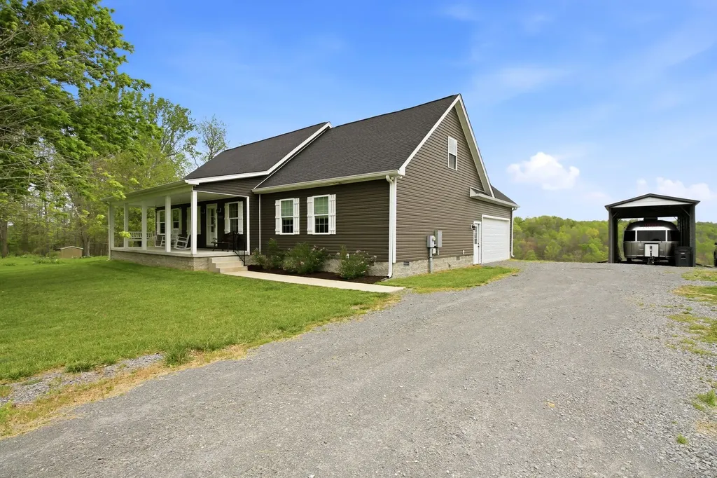 1885 Oak Grove Road Red Boiling Springs TN 37150
