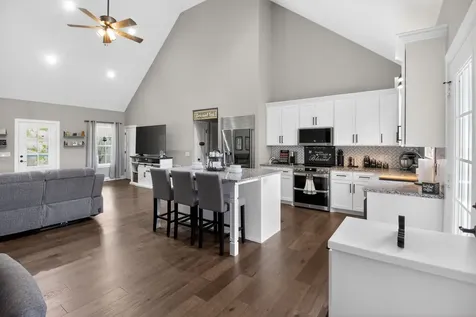 1885 Oak Grove Road Red Boiling Springs TN 37150