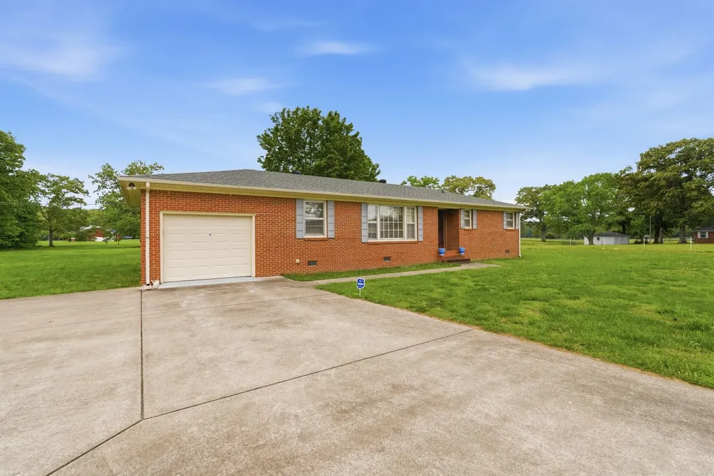 194 Hickory Drive Manchester TN 37355