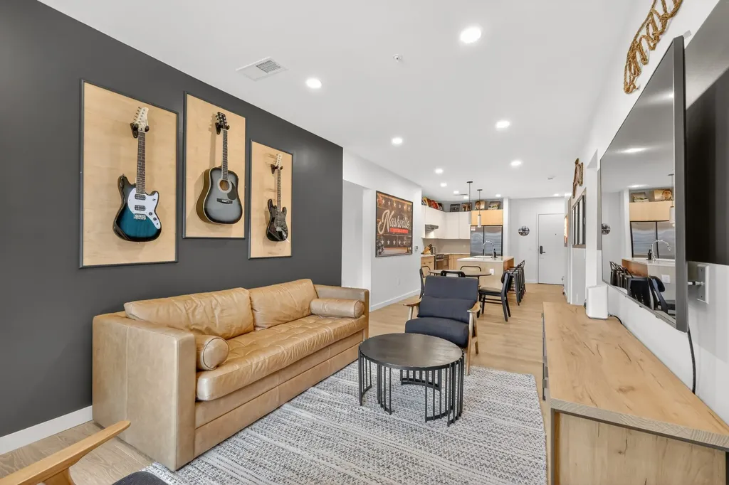 635 7th Ave, S Nashville TN 37203