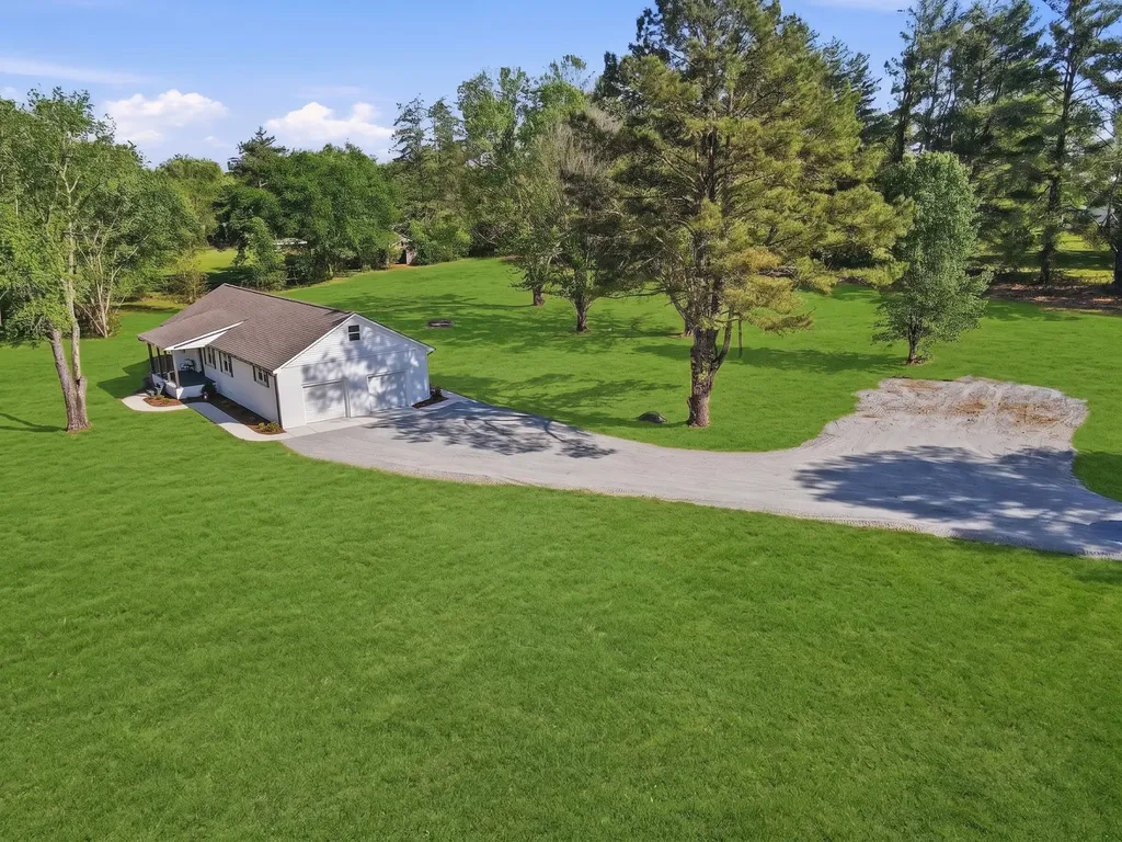 2525 Williamsport Pike Columbia TN 38401