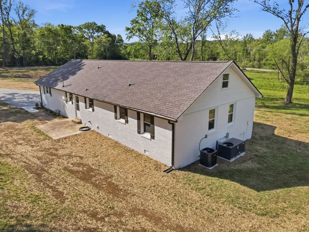 2525 Williamsport Pike Columbia TN 38401