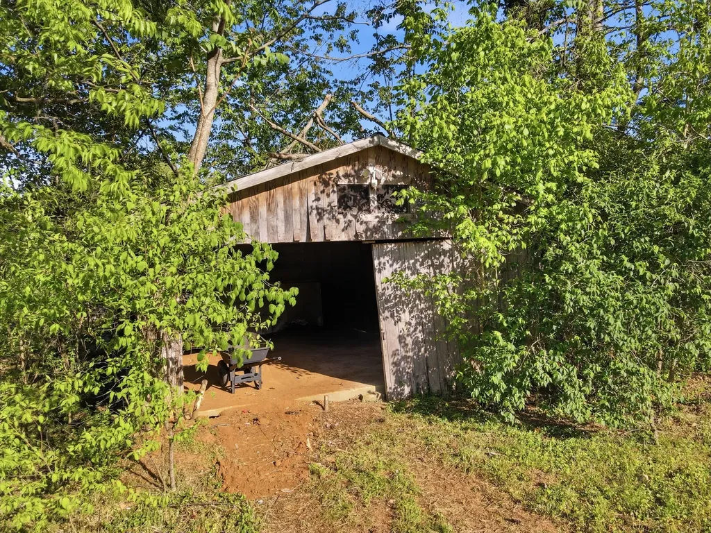 2525 Williamsport Pike Columbia TN 38401