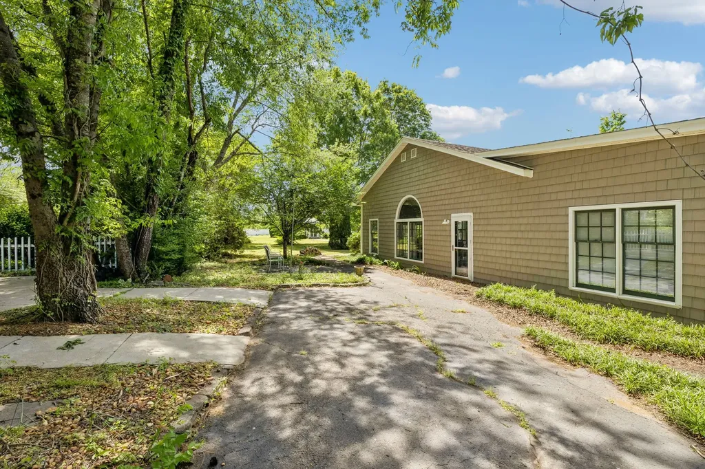 2836 Academy Road Lebanon TN 37087