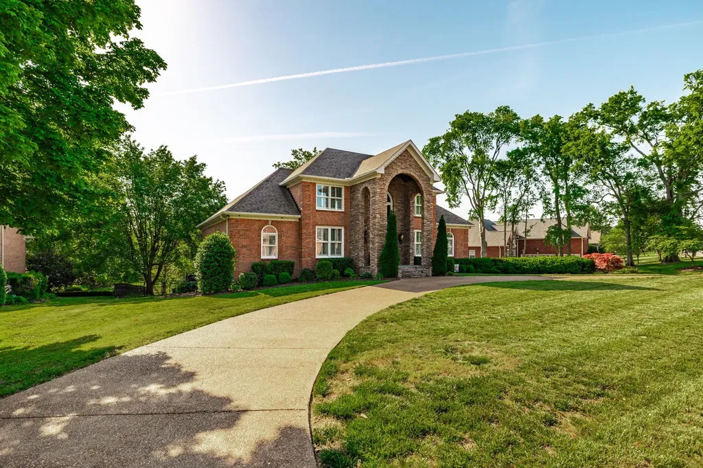 137 Mimosa Drive Gallatin TN 37066