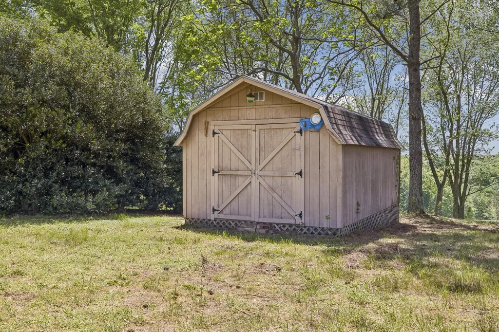 1690 Lawrence Lane Springfield TN 37172