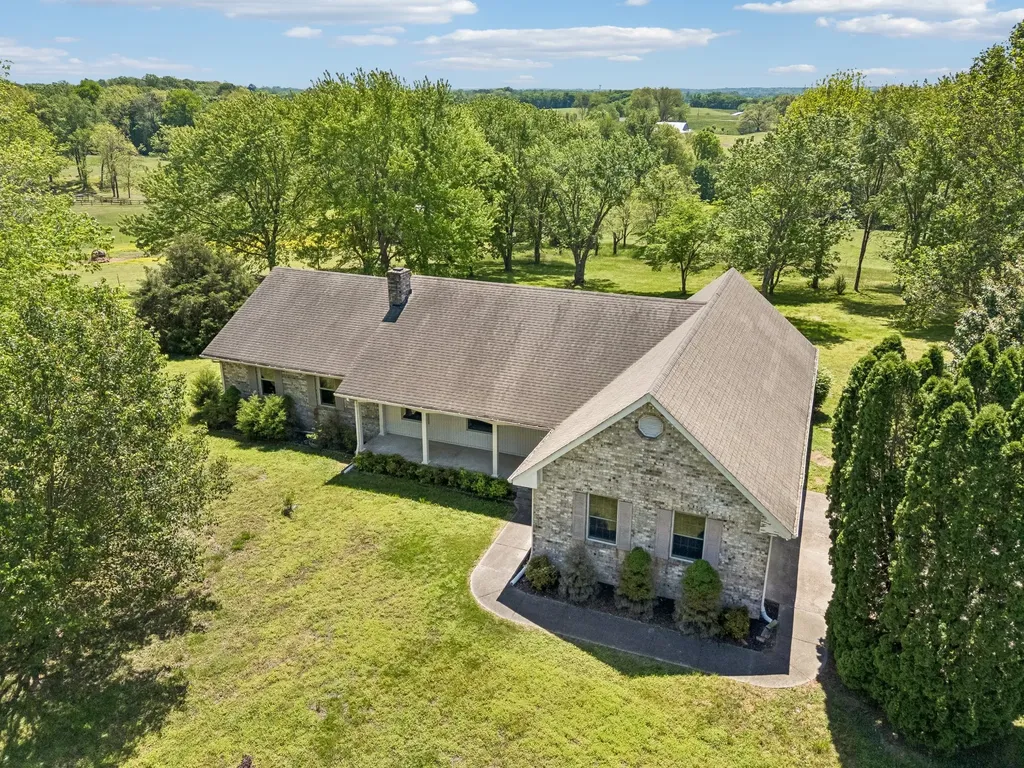 1690 Lawrence Lane Springfield TN 37172