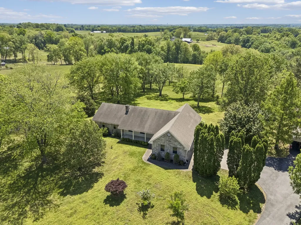 1690 Lawrence Lane Springfield TN 37172
