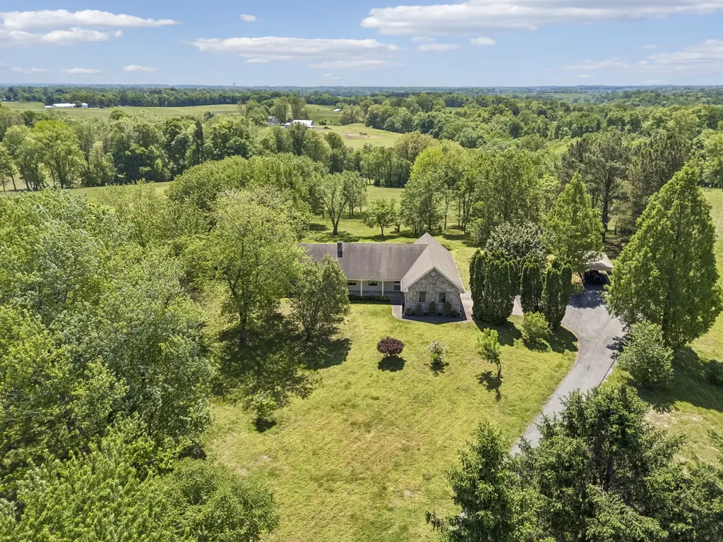 1690 Lawrence Lane Springfield TN 37172