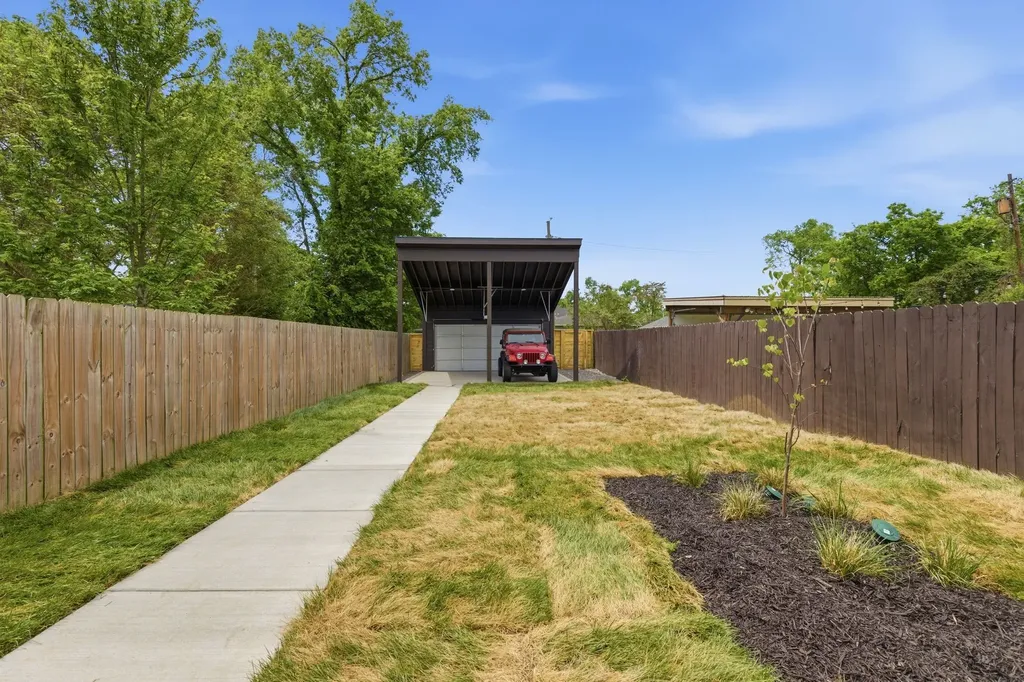 1745 16th Ave, N Nashville TN 37208