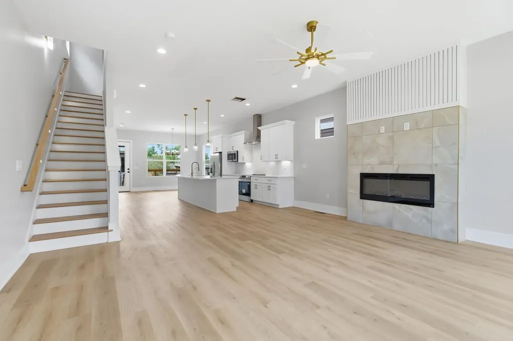 1745 16th Ave, N Nashville TN 37208