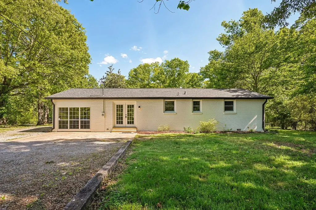 1013 Copper Still Circle Kingston Springs TN 37082