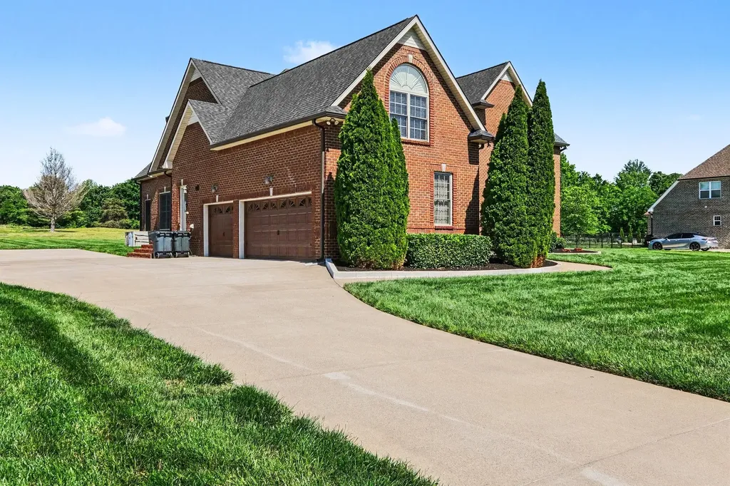 4147 Ironwood Drive Greenbrier TN 37073