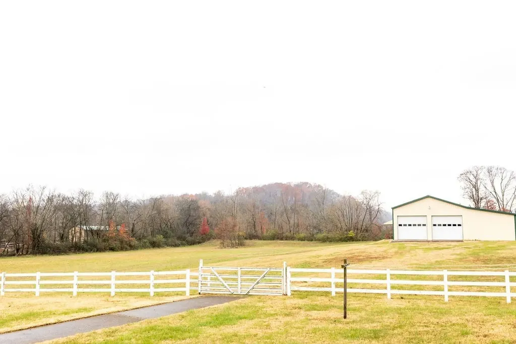 1041 Sandy Valley Road Hendersonville TN 37075