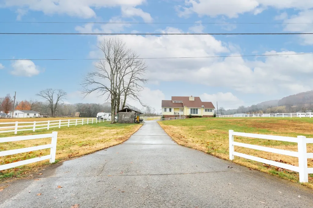 1041 Sandy Valley Road Hendersonville TN 37075