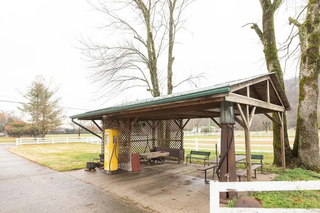 1041 Sandy Valley Road Hendersonville TN 37075