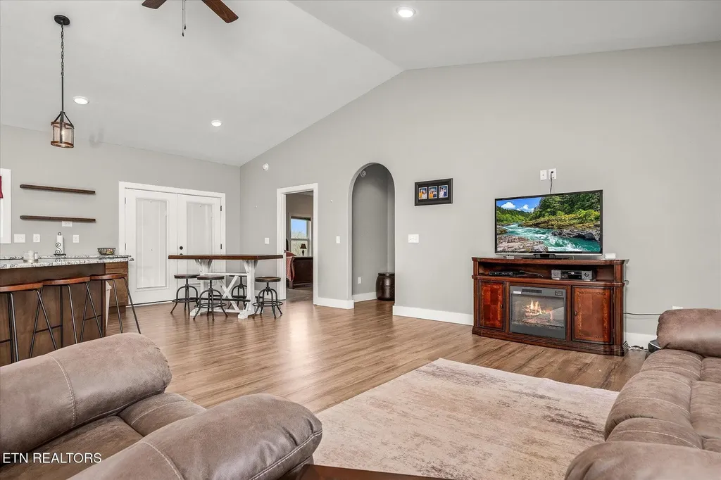 138 Perry Creek Drive Crossville TN 38572