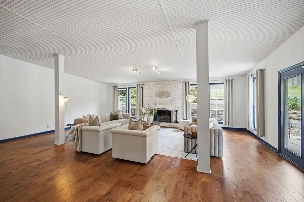 4824 Briarwood Drive Nashville TN 37211